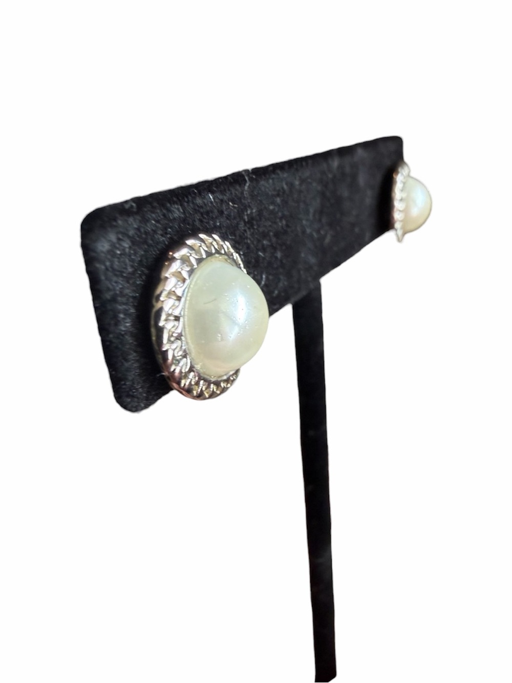 Silver Faux Pearl Stud Earrings Rope Border Classic Vintage Style - Picture 4 of 8